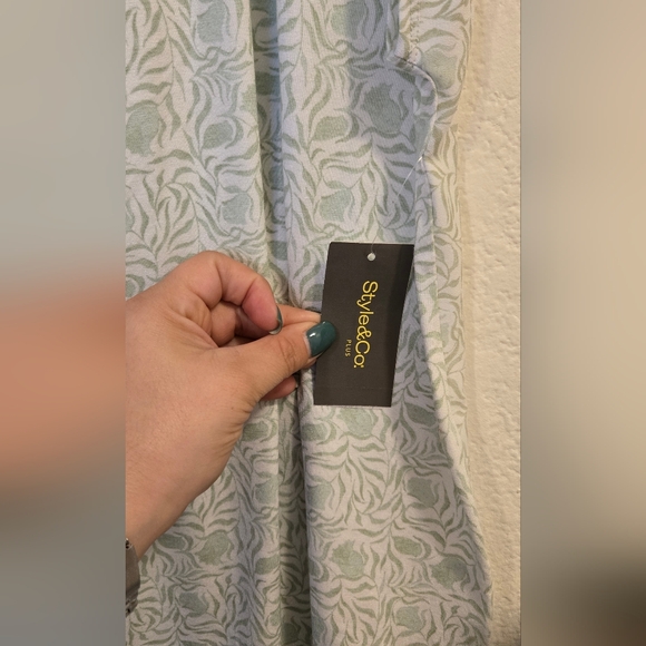 Light Green Floral Short Sleeve Top - Picture 4 of 6